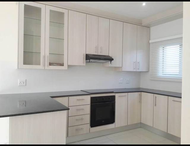 3 BEDROOM TOWNHOUSE RENTED IN LORRAINE